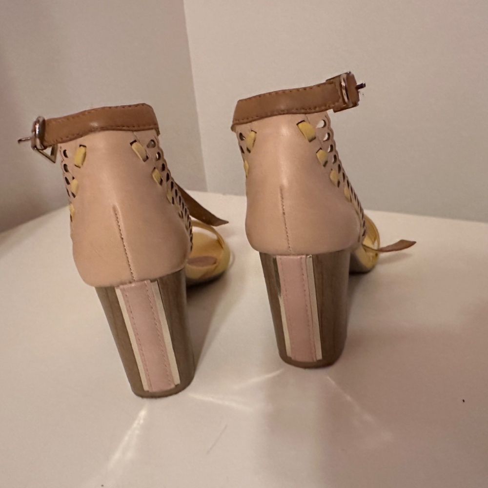 Sandals - Picture 2 of 5